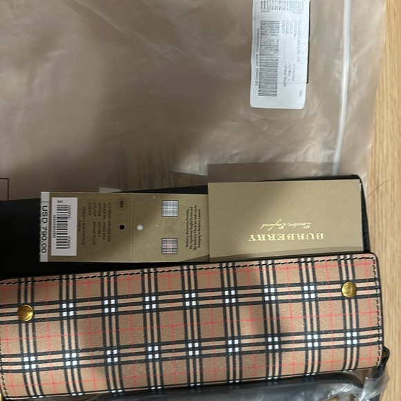 Burberry small check leather crossbody bag with detachable and adjustable strap - Picture 10 of 10